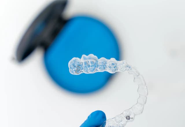 Aligner — Şeffaf Plak